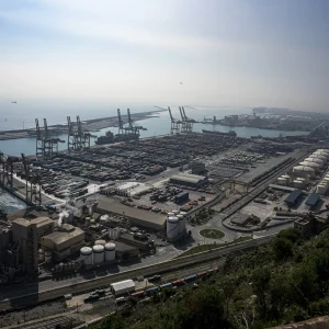 Vista del Puerto de Barcelona desde el mirador del Castillo de Montjuïc.