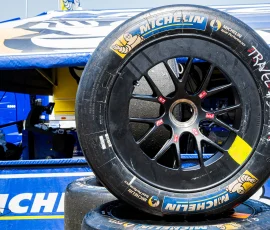 Rueda de competición, trasera derecha (RR) del tipo slicks Neumático tipo slicks de competición.