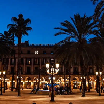 La plaza Real, como tantos otros espacios públicos de la ciudad, nunca ha sido un núcleo burgués, o al menos no solo eso. La plaza Real ha sido y es un espacio imprevisible, “un resumen de todo Barcelona”. La plaza Reial es una de las plazas más concurridas y vitales de Barcelona