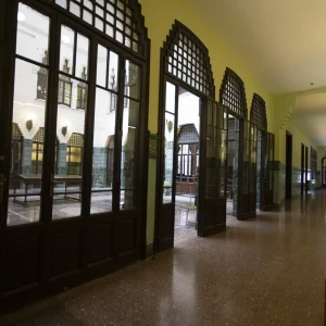 La Escuela Municipal de Música de Barcelona fue creada el martes 2 de marzo de 1886 por el Ayuntamiento de Barcelona. Una iniciativa que se impulsó para organizar la formación musical pública en la ciudad de manera estructurada y rigurosa, en clara sintonía con la tendencia evolutiva que se estaba implantando en diferentes ciudades de Europa. La Escuela Municipal de Música de Barcelona fue creada el martes 2 de marzo de 1886 por el Ayuntamiento de Barcelona.
