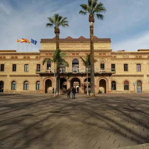 La sede del Distrito de Nou Barris se encuentra en la Plaza Mayor de Nou Barris nº 1 Sede del distrito
