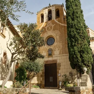 Debido al continuo incremento de la población, se construyó la actual parroquia de Santa Eulàlia de Vilapicina. En 1905 el santuario perdió su condición de parroquia en favor de nuevo templo construido. A partir de esta fecha, el santuario quedó limitado a la celebración de catequesis y algunas celebraciones y actos populares. Después el templo sufrió los estragos de la Guerra Civil. En el año 1969 el edificio se recuperó y restauró y se restableció el culto. El Santuario de Santa Eulalia de Vilapicina tiene sus orígenes en una pequeña capilla rural, levantada sobre unos vestigios romanos, en lo que era el camino que unía San Andrés de Palomar con San José de Horta.