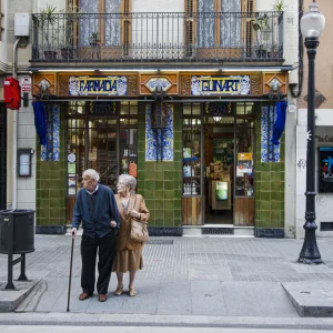 El término o parroquia de Sant Andreu se extendía por todo el norte y noreste del llano de Barcelona, desde la muralla de la ciudad hasta el margen del río Besòs. Desde finales del siglo X y principios del siglo XI encontramos Sant Andreu como una parroquia dotada de jurisdicción. Distrito de Sant Andreu