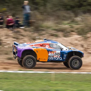 Coches con sólo dos ruedas motrices y que en el año 2023 casi todos los participantes españoles, a excepción de Carlos Sainz e Isidre Esteve Coche Categoria T1.2 para participar en el Rally Dakar.